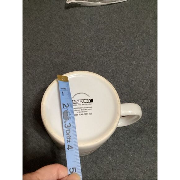 Oversized Hershey’s Cocoa Mug - Picture 3 of 4